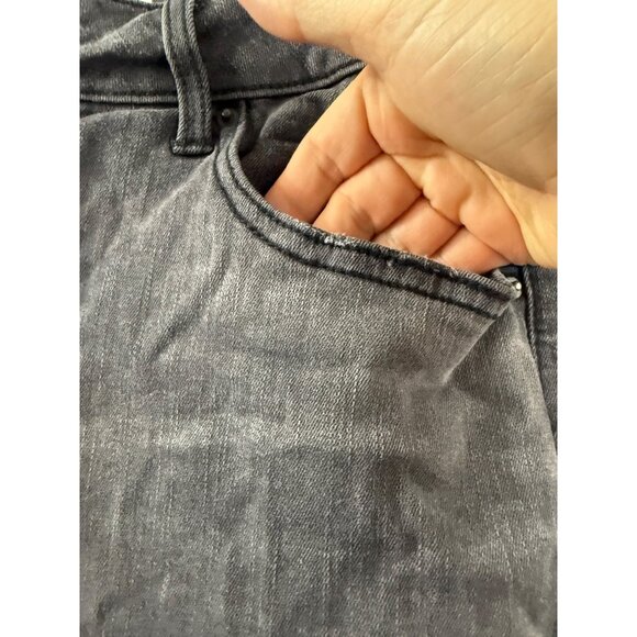 Time and Tru Jeans Womens Size 12 Black Faded Cropped Acid Wash Raw Hem Grungy - Picture 6 of 10